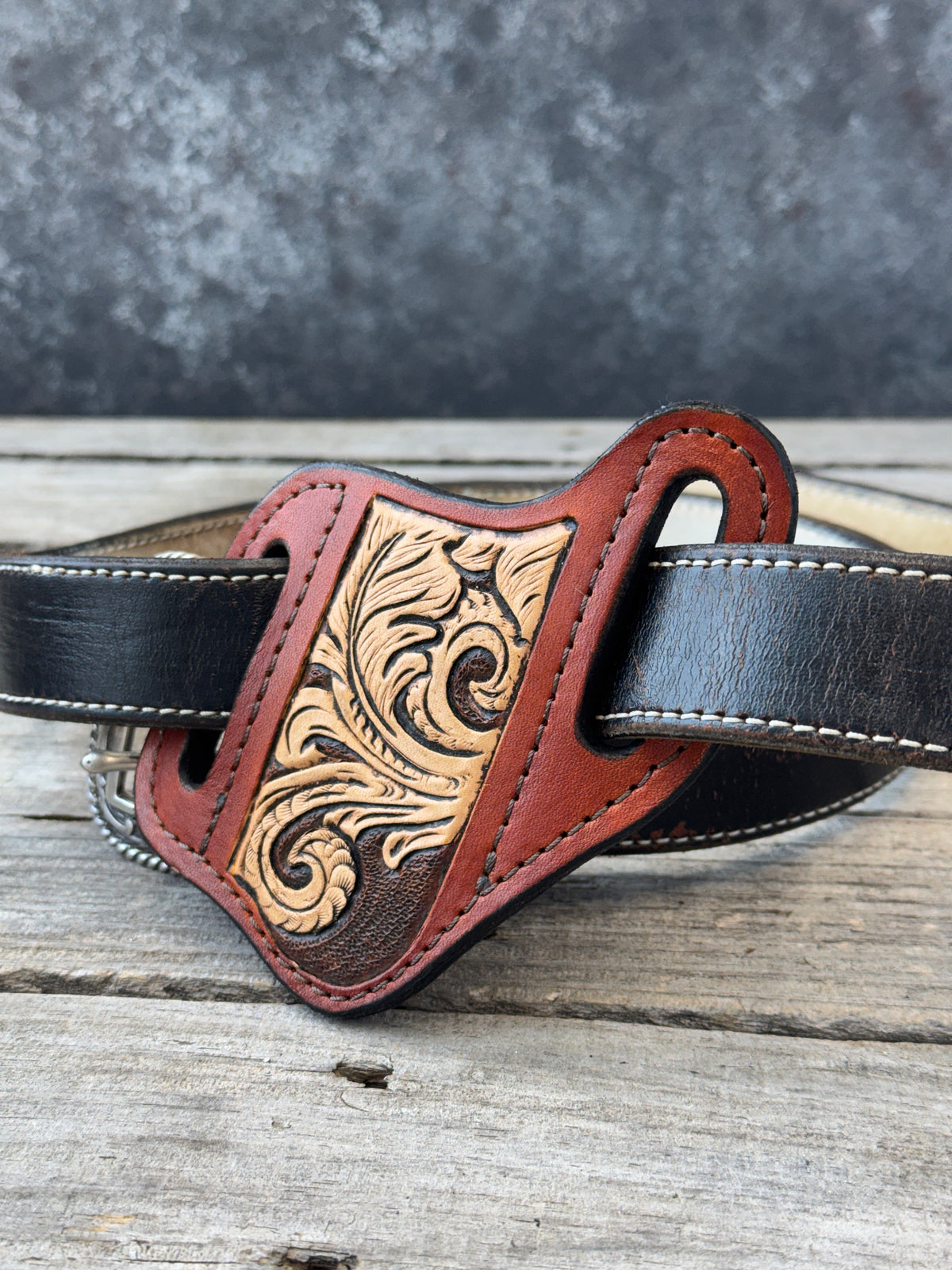 Carved Feather Wide Slanted Pancake Knife Sheath