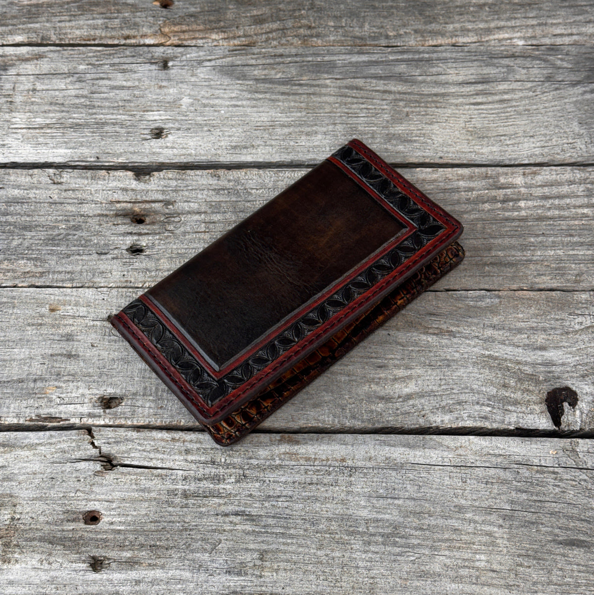 Show Brown Wavy Border Leather Checkbook Cover