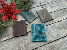 Handmade Minimalist Leather Wallet – Oil-Tanned Slim Fold with Color Options