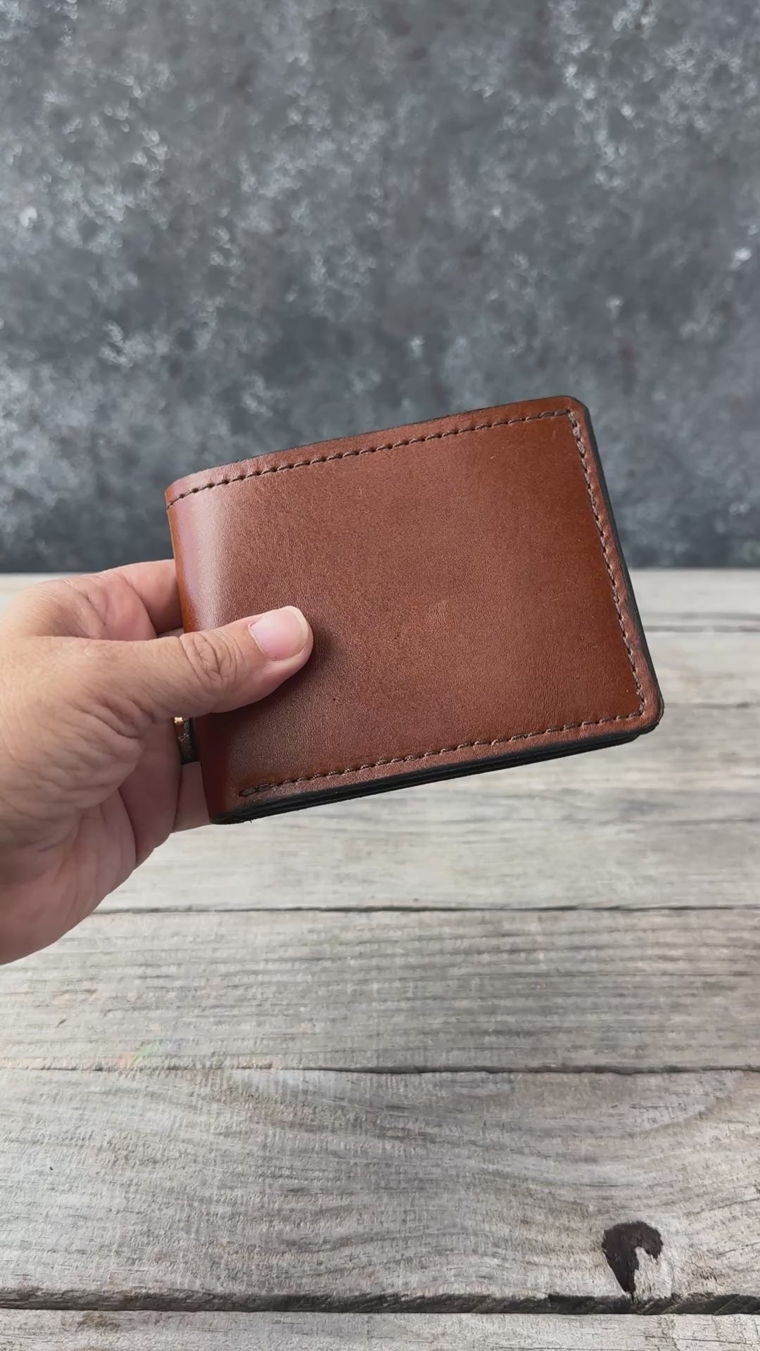 Rodeo Tan oil tanned leather bifold wallet exterior and interior details