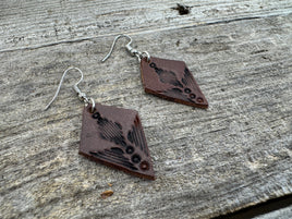 Small Diamond Lines Leather Earrings