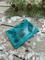 Handmade Minimalist Leather Wallet – Oil-Tanned Slim Fold with Color Options