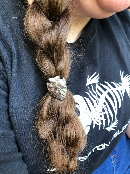 Small Arrowhead Concho Hair Tie - Peyote Rose