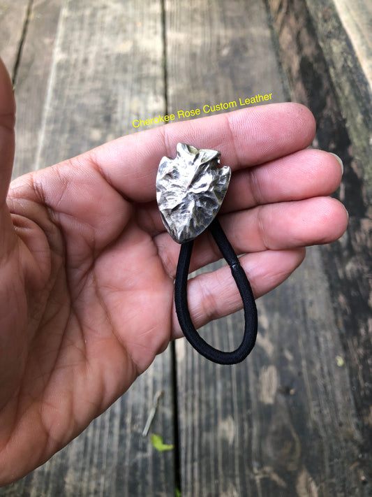 Small Arrowhead Concho Hair Tie - Peyote Rose